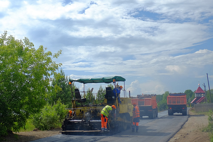 В Кировской области идет ремонт 125 километров дорог за счет "дорожного миллиарда"