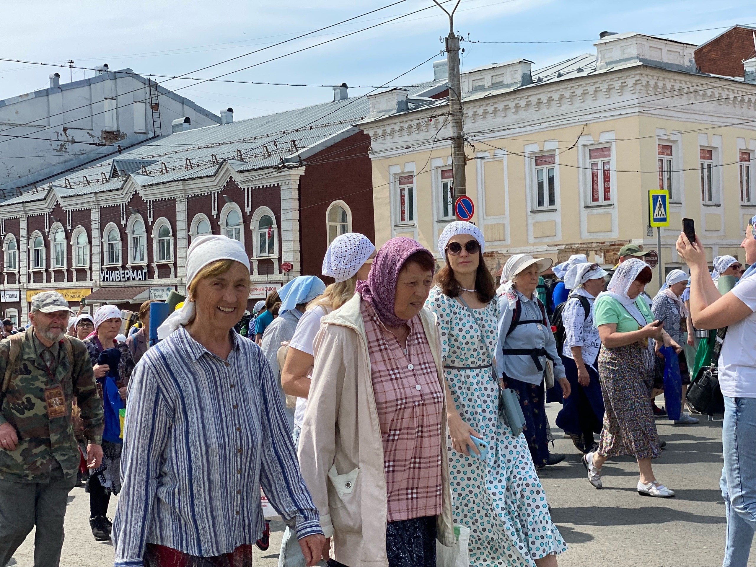 Из-за крестного хода на нескольких улицах Кирова ограничат движение транспорта