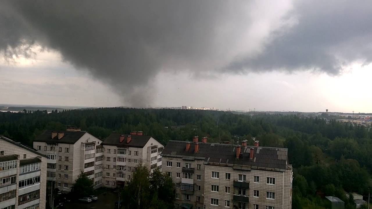 Торнадоопасная ситуация: в Кирове прогнозируются смерчи, шквалы и град