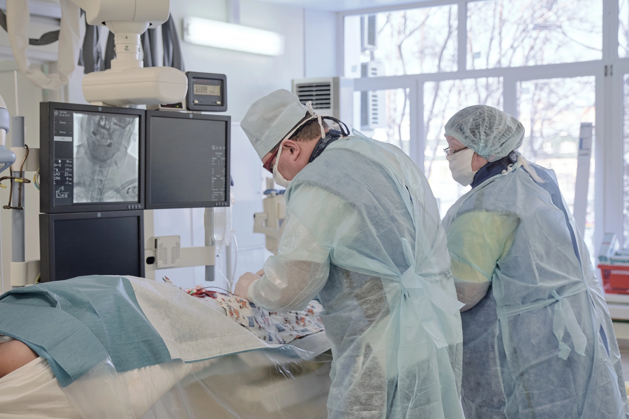 Кировские врачи прооперировали мужчину с критическими болями в ноге 