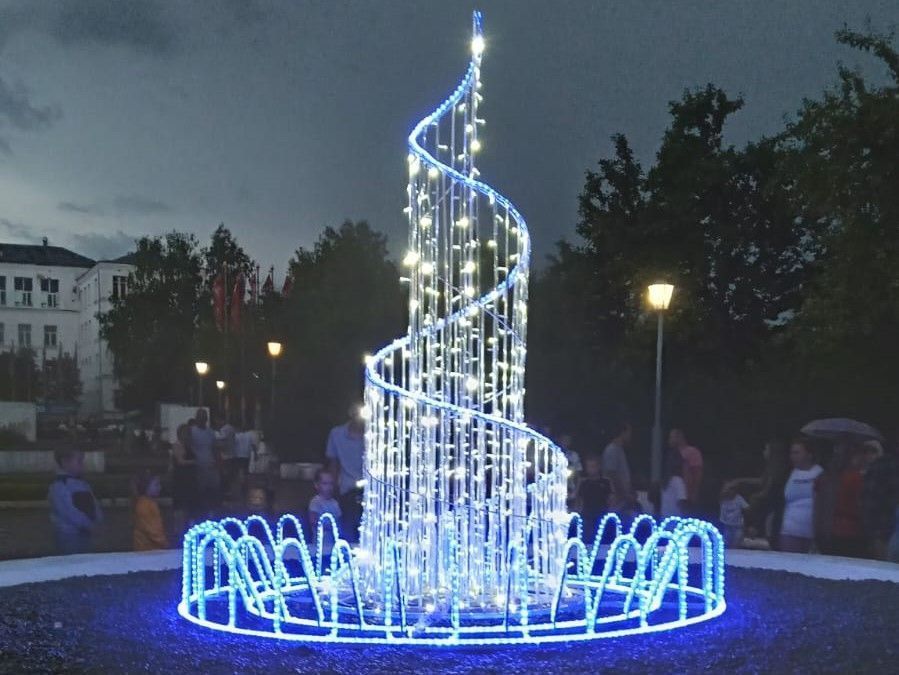 В Кирове открыли светодиодный фонтан