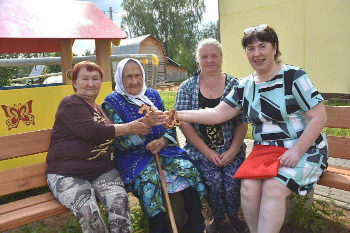 В поселке Октябрьском Слободского района новоселье отмечают сразу 14 семей