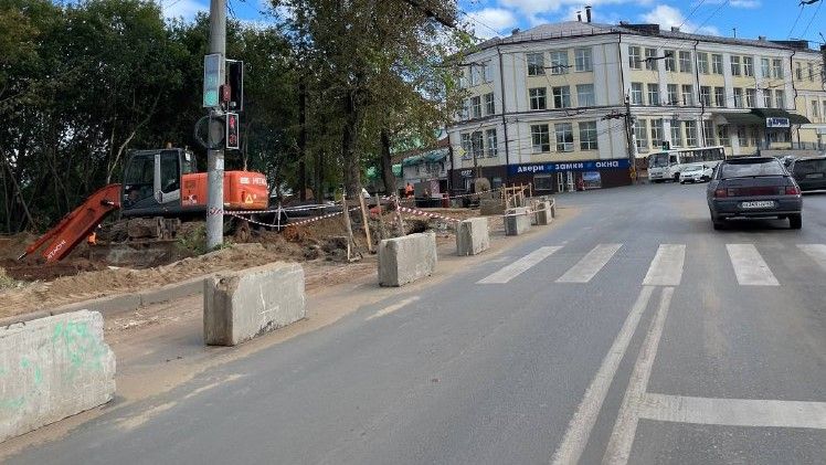 В Кирове на трех улицах временно ограничат движение транспорта