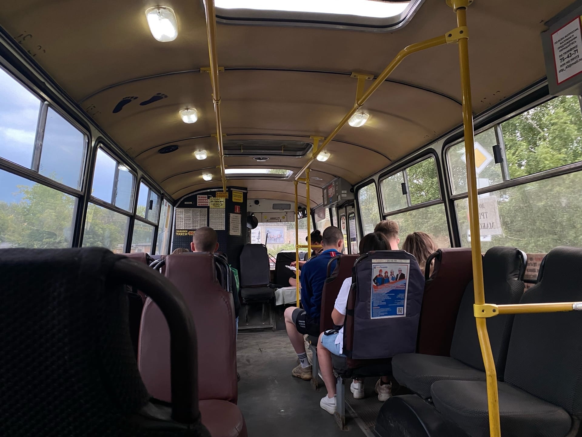 Погибший под завалами песка ребенок и появление нового автобусного маршрута: что обсуждают в Кирове 