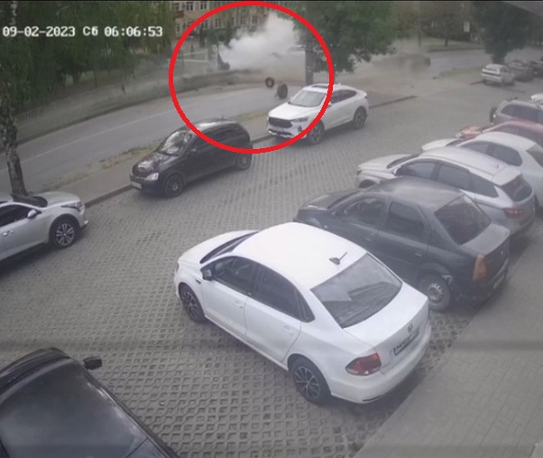 Появилось видео момента смертельного ДТП на улице Калинина в Кирове