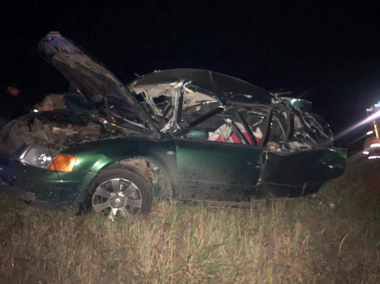 На трассе под Кировом столкнулись грузовик и легковушка: водитель Volkswagen погиб