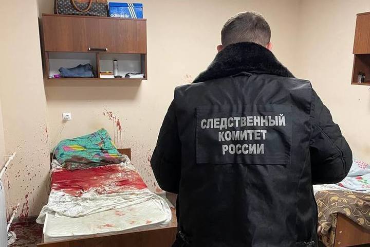 В Кировской области мужчина ударил жену по лицу и получил в ответ нож в спину