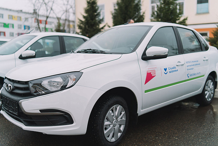 В районные больницы Кировской области поступят 75 новых машин
