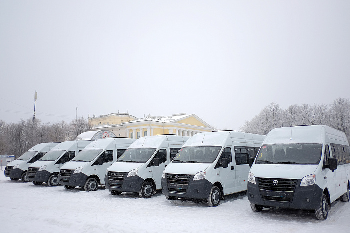 Районы Кировской области получили 13 новых автобусов