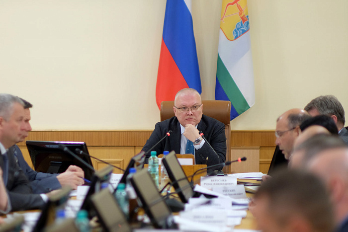 Губернатор Кировской области Александр Соколов обсудил проект бюджета с депутатскими фракциями