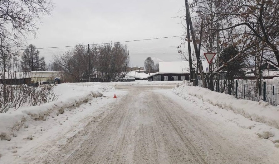 В Кировской области водитель насмерть сбил молодого мужчину и оставил тело на дороге