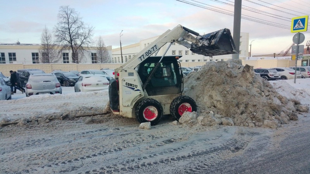 Опубликован график уборки снега в Кирове на 29 и 30 декабря