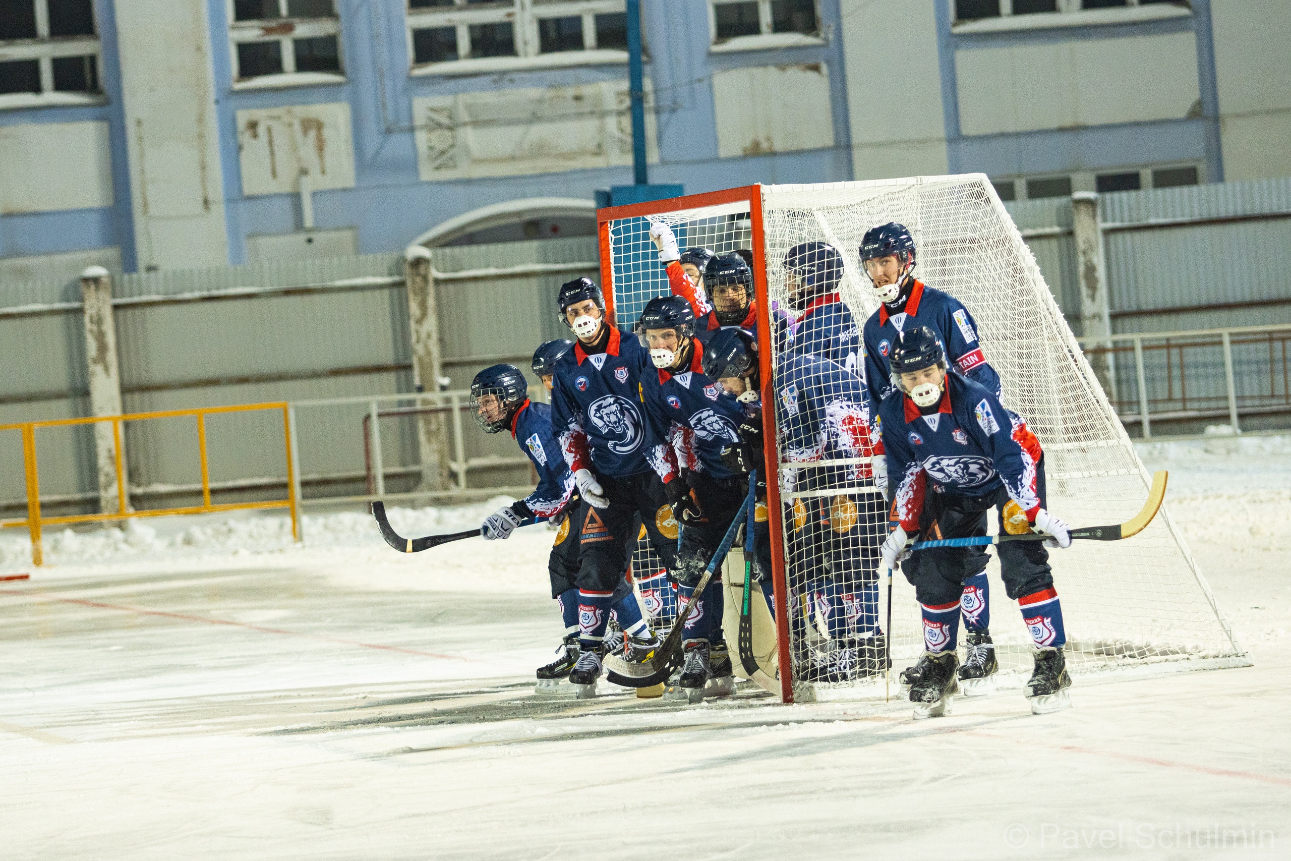 Кировские хоккеисты порадовали болельщиков победой под Новый год