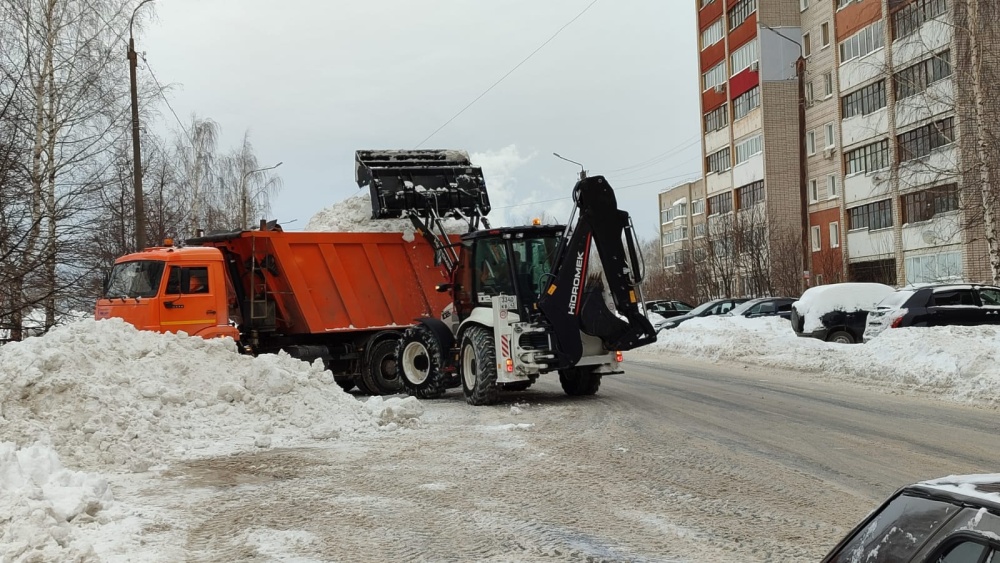 В кировской администрации рассказали, где вывезут снег 23-24 января