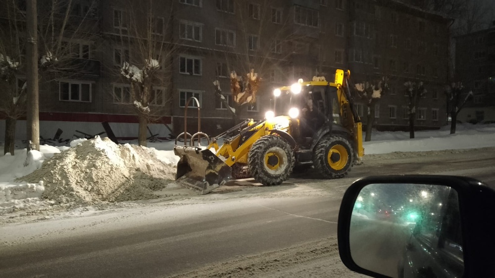 Где не стоит парковаться в Кирове: опубликован график уборки снега с 28 по 29 января