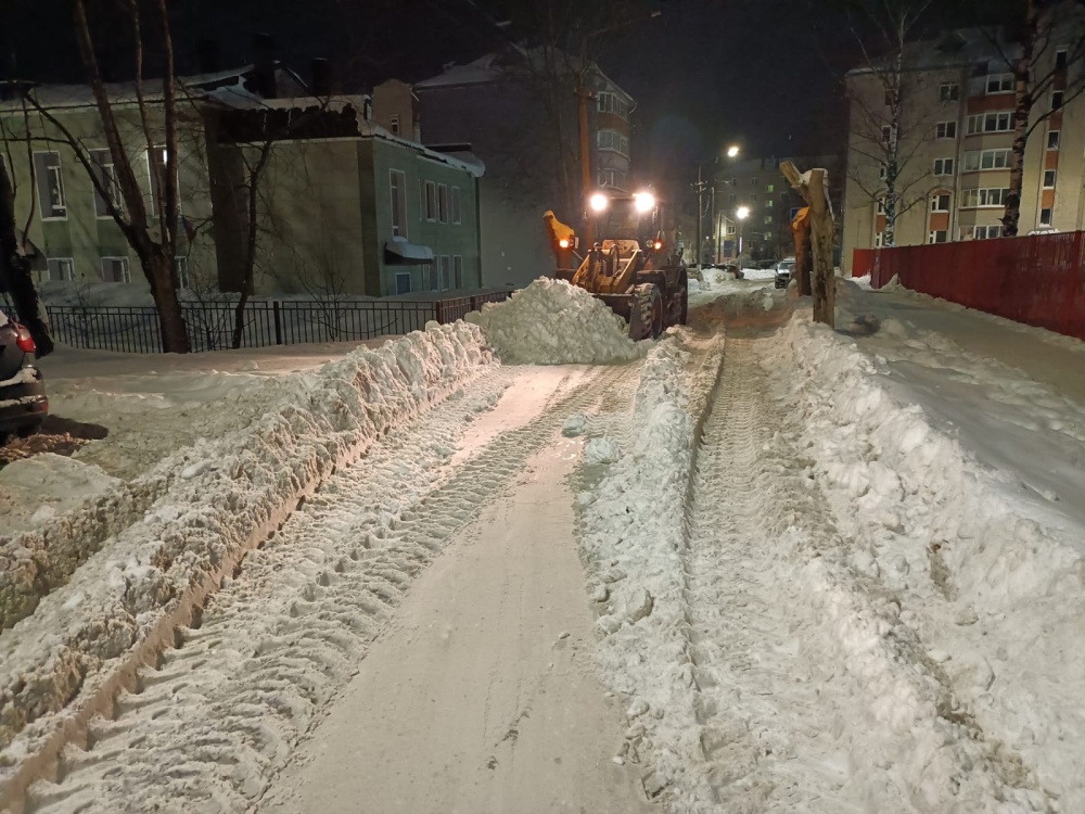 Где кировчан просят не оставлять свои авто: список территорий, откуда вывезут снег 29-30 января
