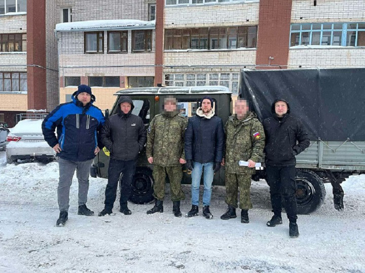 Кировским бойцам в зону СВО отправили УАЗ, бензопилы, шуруповерты и гвозди