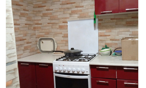 Матери 11 детей из Арбажа подарили кухонный гарнитур и новую плиту 