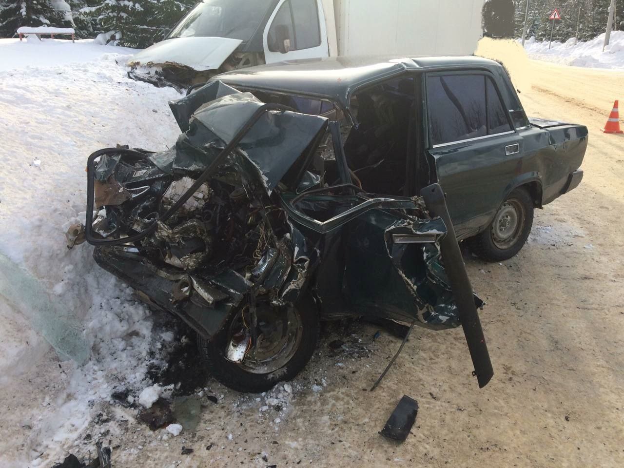 В Кировской области 20-летний водитель "семерки" насмерть разбился в аварии