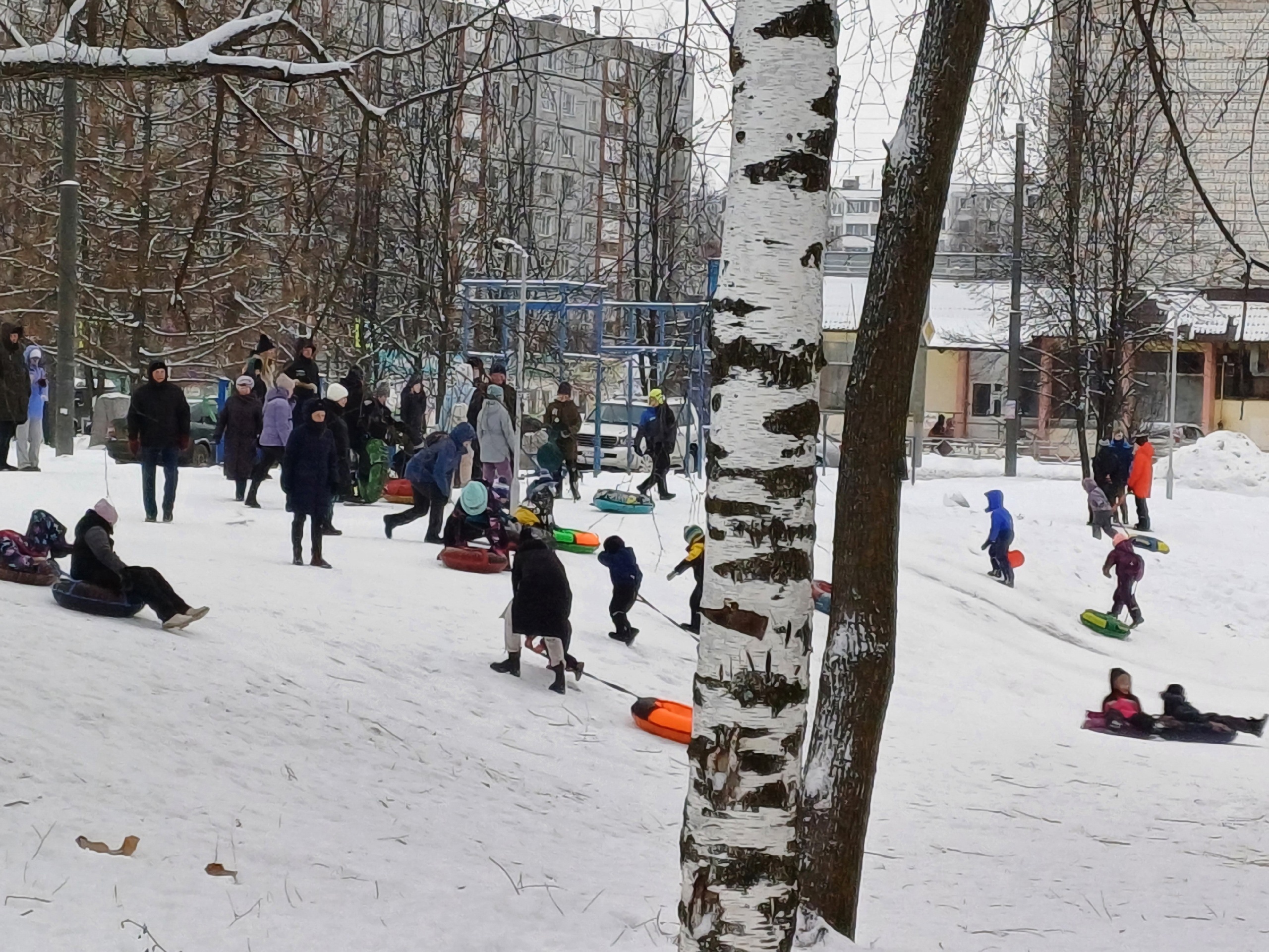 В Кировской области начали прием заявок на бесплатный отдых детей участников СВО