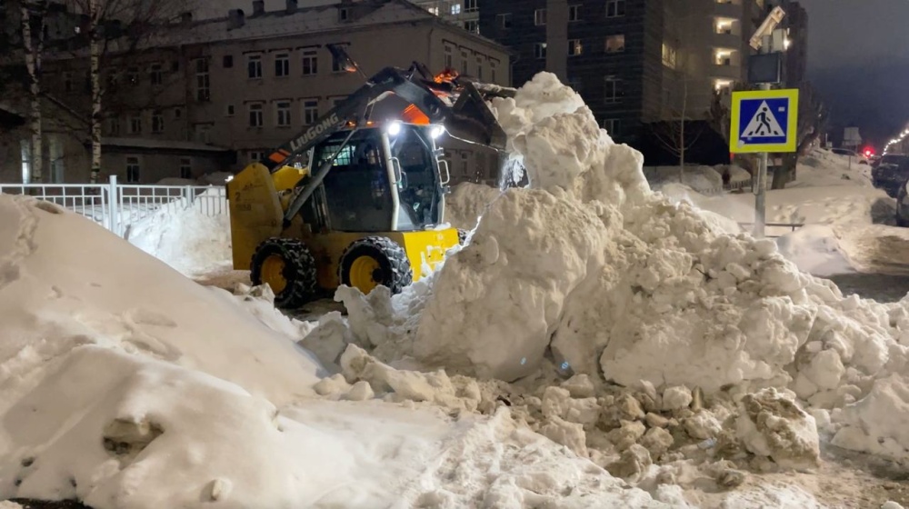 В кировской администрации пообещали не допустить появления луж и снежной каши