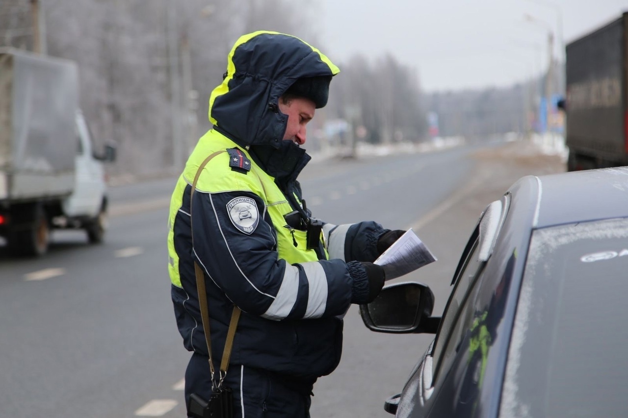 С 29 марта начнут лишать прав за вождение без куртки: водителей огорошили новым правилом