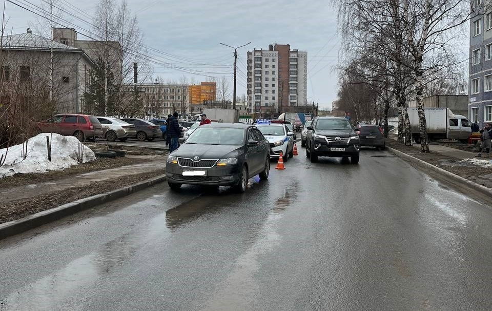 В Кирове на Преображенской улице пешеход оказался под колесами автомобиля
