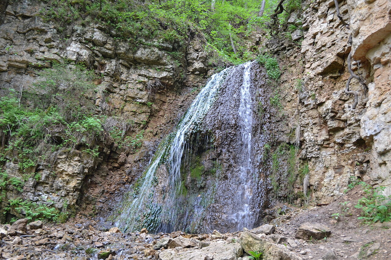 Загрязнение Береснятского водопада: почему важно сохранять памятники природы?