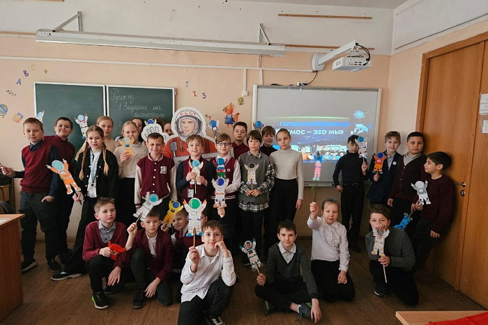 Разработанный в Кирове Гагаринский урок провели детям в 38 странах мира