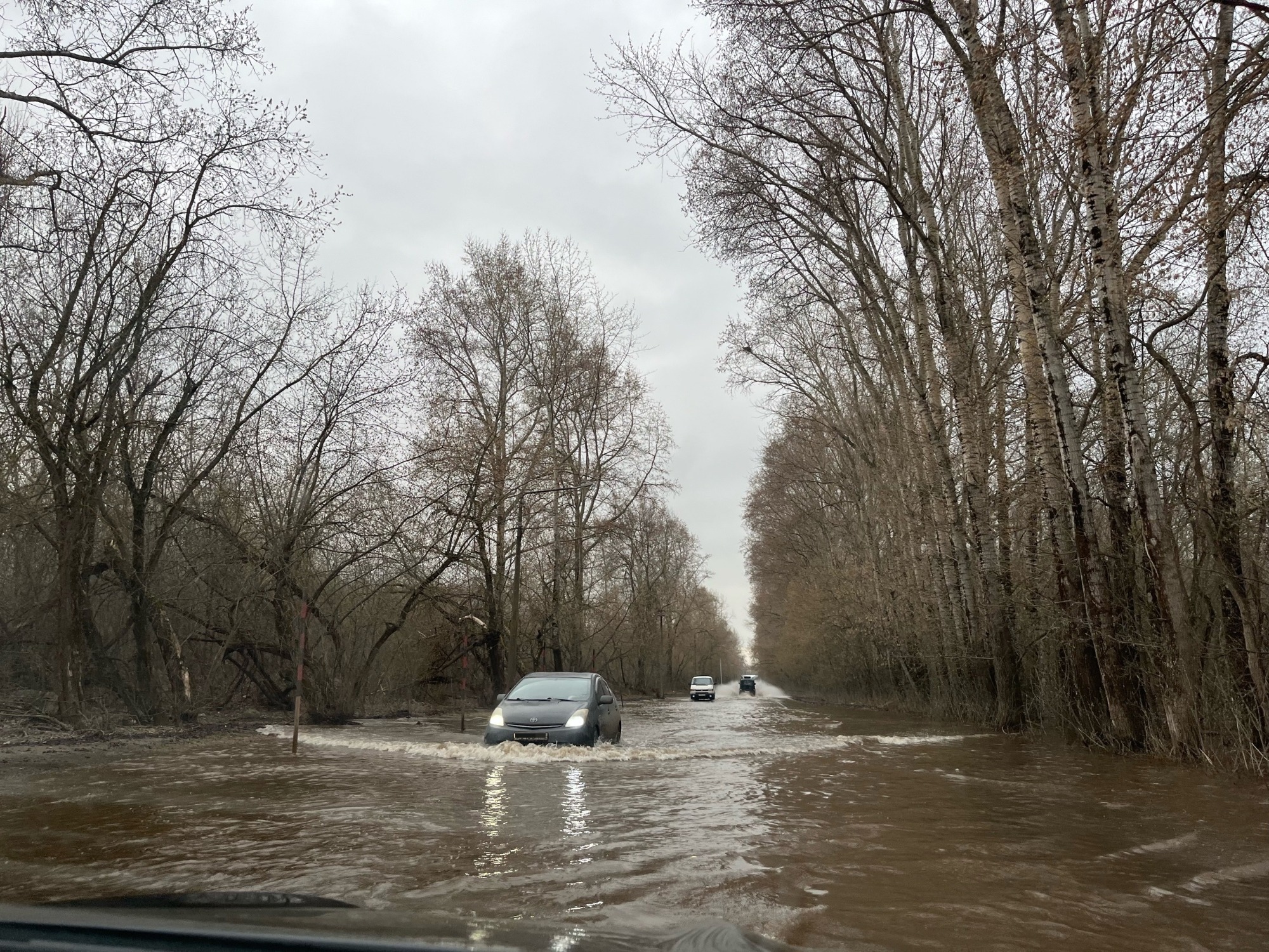 Кировские власти перекрыли три улицы из-за подтопления рекой Вяткой