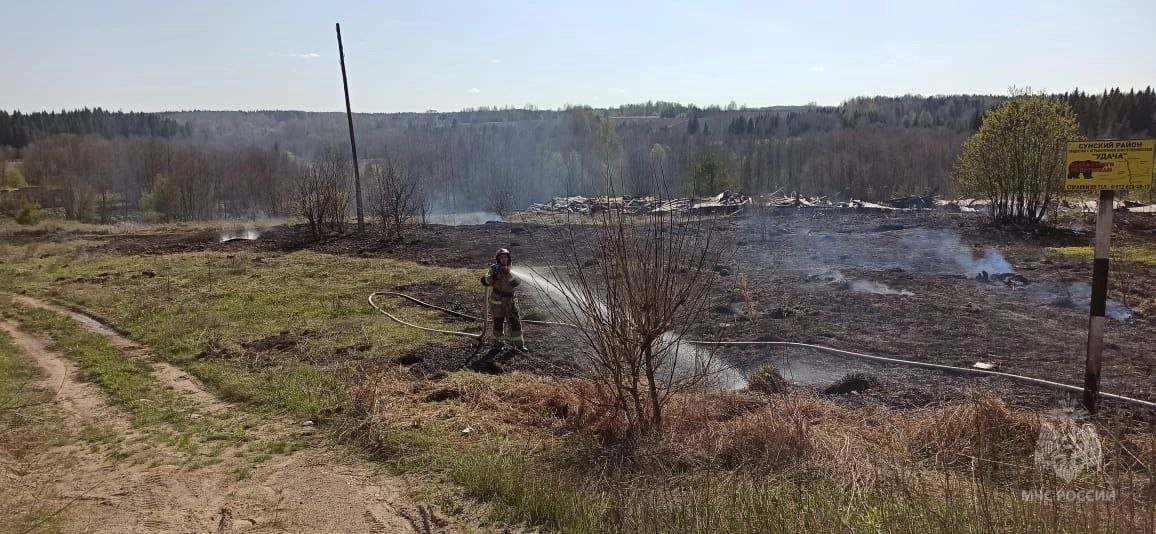 В Кировской области "охотники" за черным металлом устроили пожар на площади 500 квадратных метров 