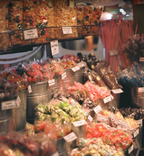 Яд в фантике: Роскачество назвало конфеты, которые ни в коем случае нельзя покупать на Пасху