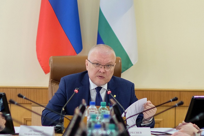 Глава Нововятска решил за счет бюджета обустроить дорожку к своему коттеджу