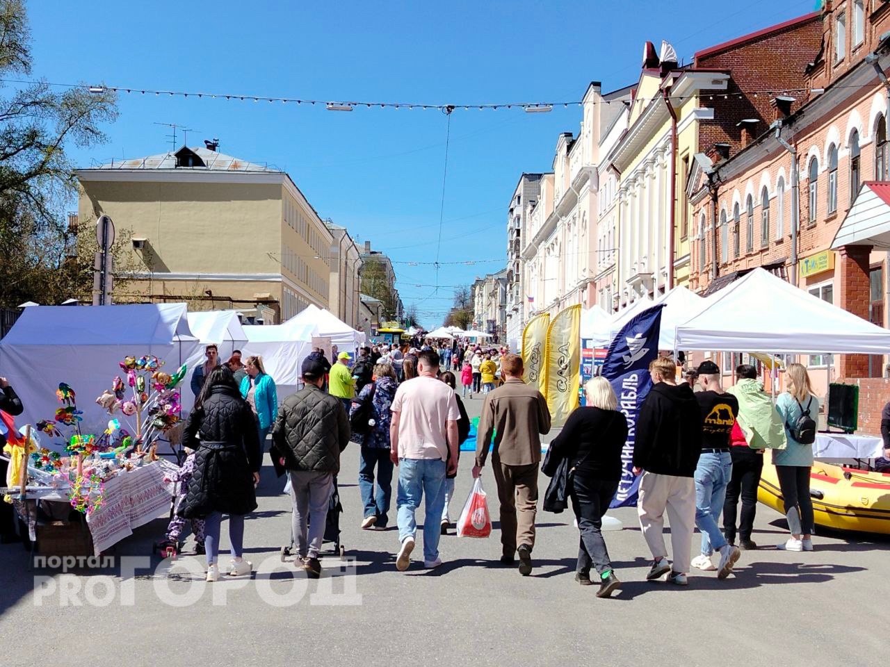 В Кирове открыли туристический сезон: фоторепортаж с пешеходной Спасской