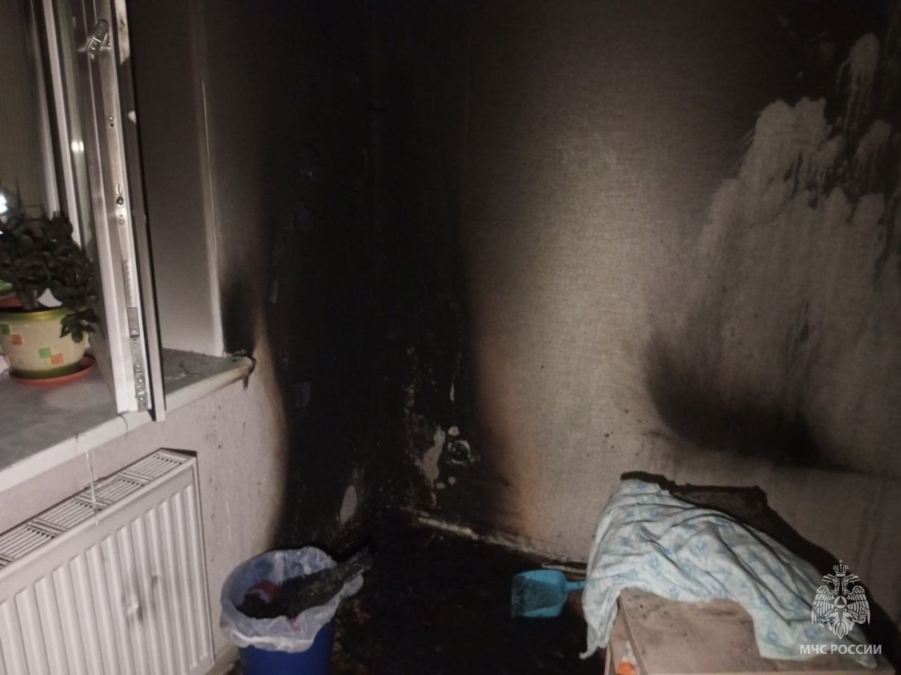 В Кирове оставленная в сети зарядка спровоцировала пожар в квартире