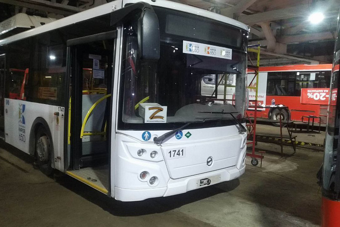 Автобусы с логотипом 650-летия Кирова вышли на городские маршруты
