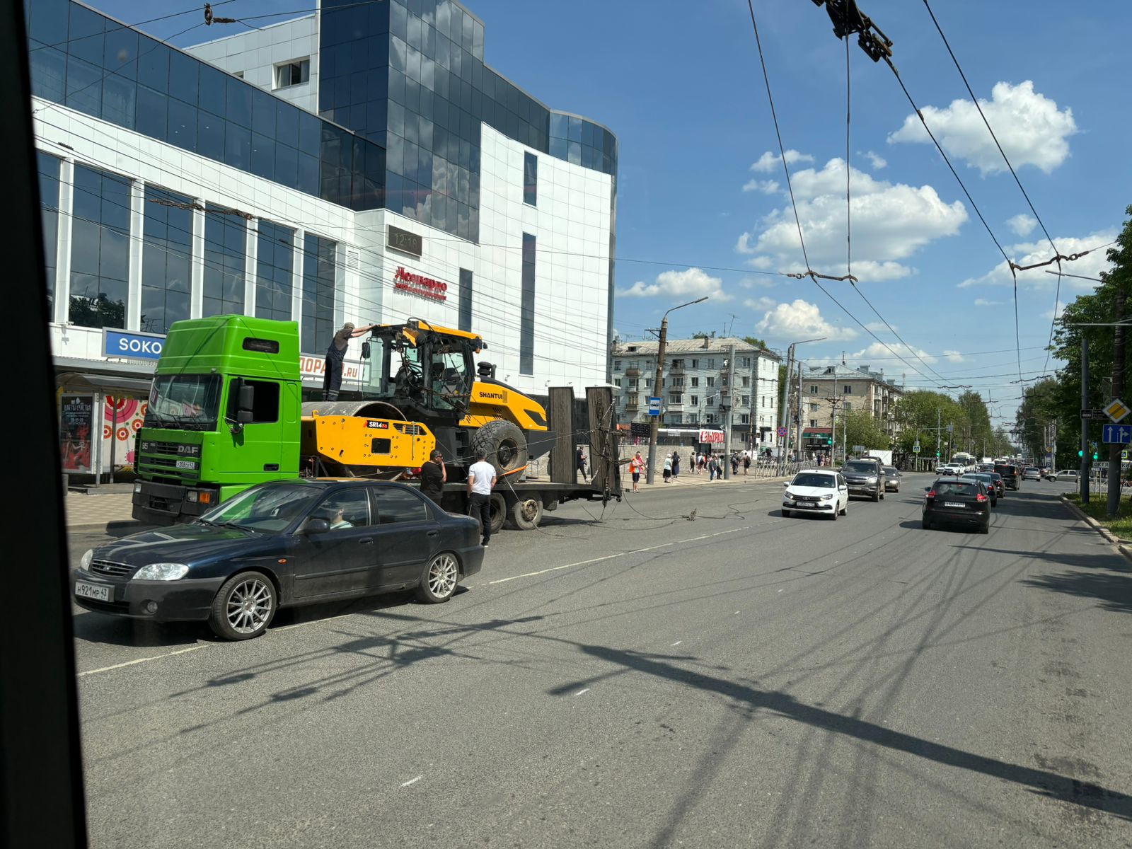 В Кирове временно изменены три троллейбусных маршрута из-за обрыва проводов
