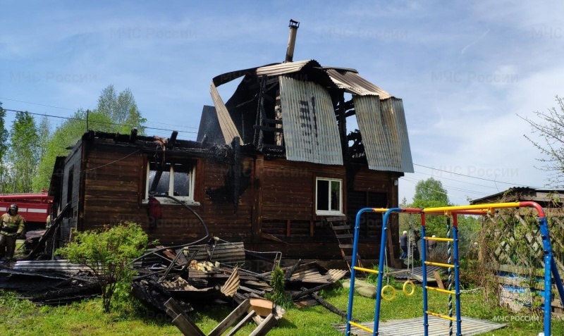 4 июня в Кировской области от удара молнии дотла выгорел частный дом 