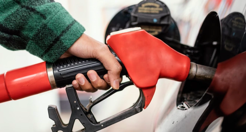 На АЗС будут заливать полный бак бензина бесплатно с 11 июня: автолюбителей ждет приятный сюрприз