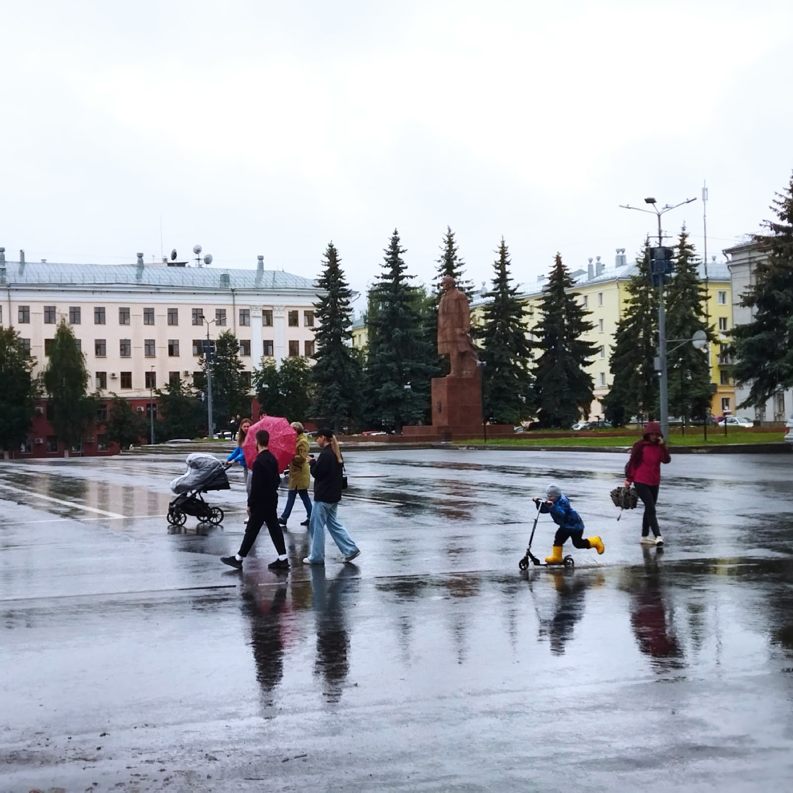 В регионе в День 650-летия Кирова ожидаются грозы и жара до +34 градусов