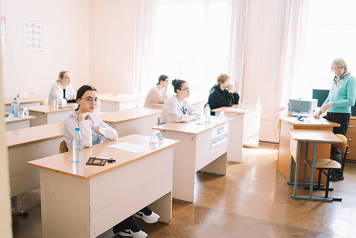 В Кировской области семь выпускников сдали два ЕГЭ на 200 баллов