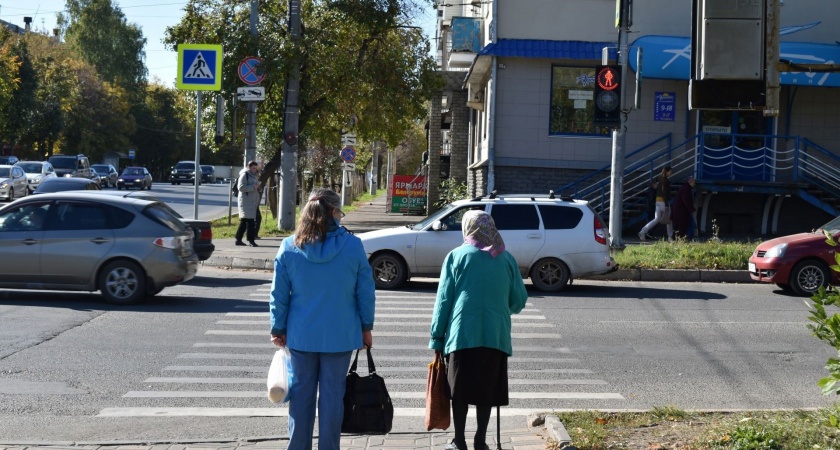 В Кировской области сотрудница дома-интерната тратила деньги пенсионеров на себя