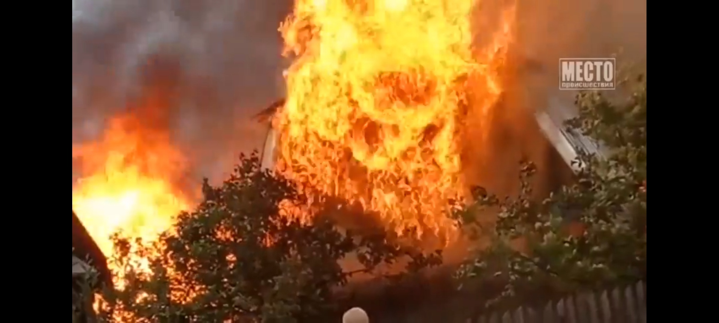 Огонь уничтожил дачу недалеко от Победилово в Кировской области 