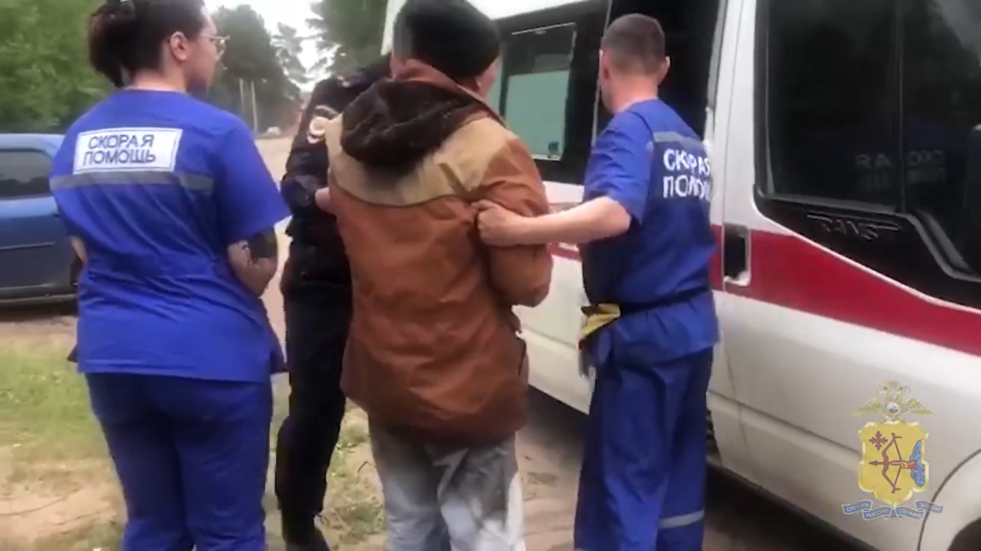 Кировские полицейские спасли мужчину, блуждавшего в лесу более суток