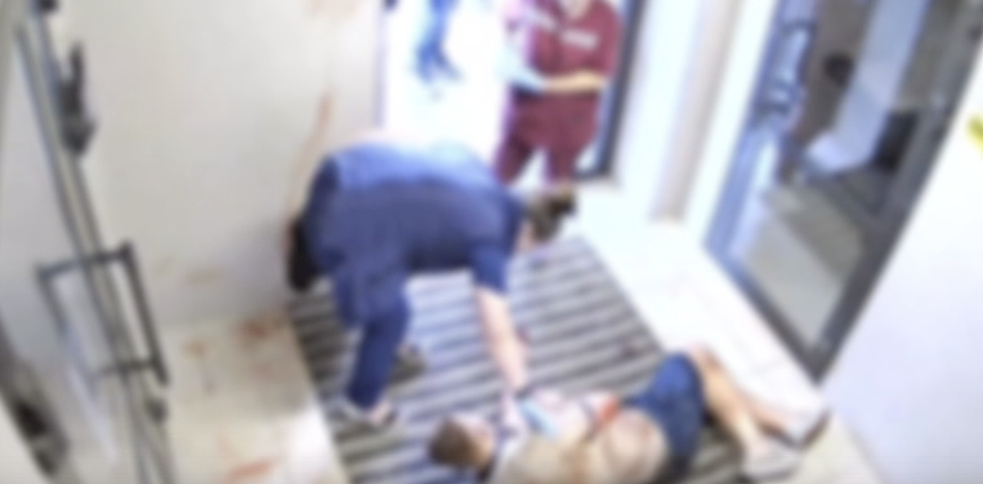 Кровавая драка произошла в одном из домов на Молодой Гвардии: видео  