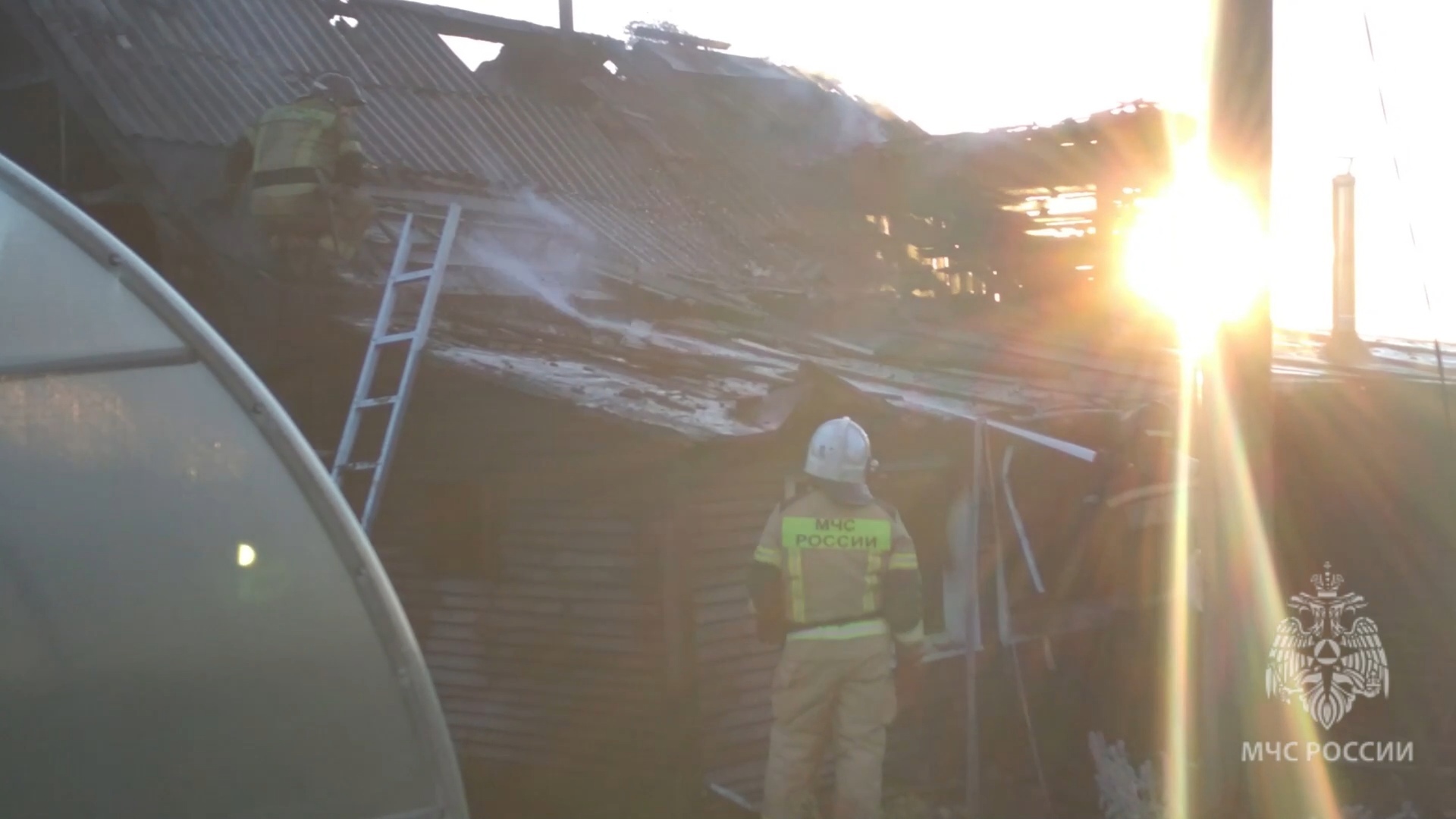 В МЧС назвали причину сильного пожара в жилом доме на улице Воровского в Кирове