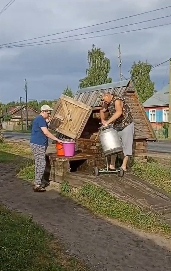 Силами правительства Кировской области в микрорайоне Леспромхоз города Кирса восстановили водоснабжение