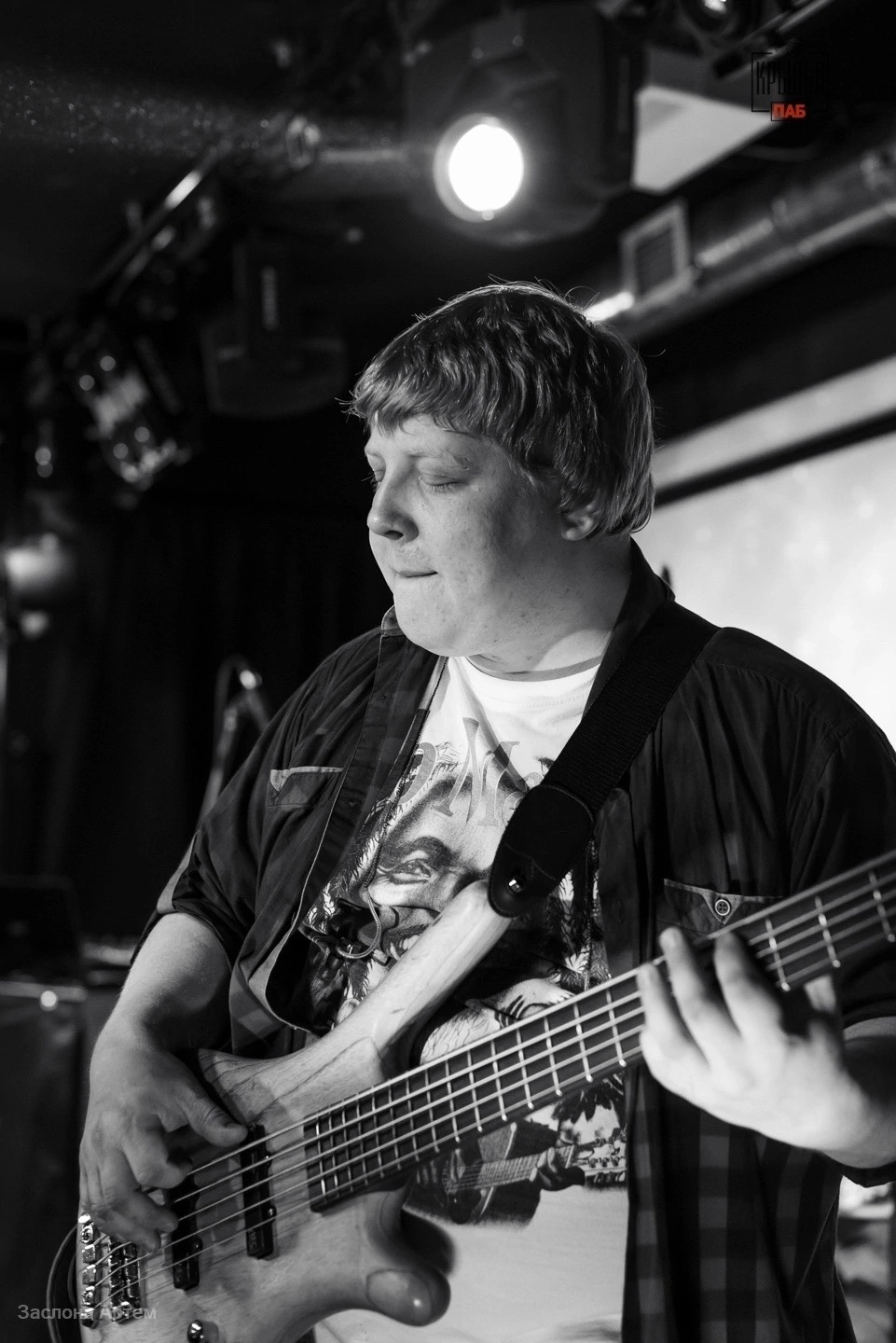 Басист кировской кавер-группы умер во время репетиции на руках у друзей