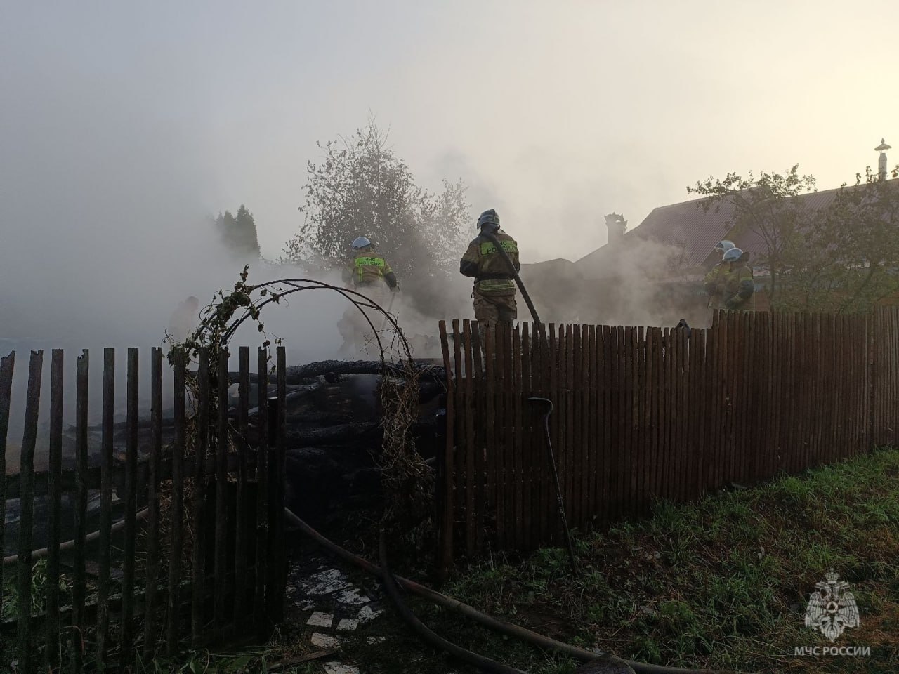 Возгорание в саду и три ДТП: сводка происшествий в Кировской области за сутки 3 августа 