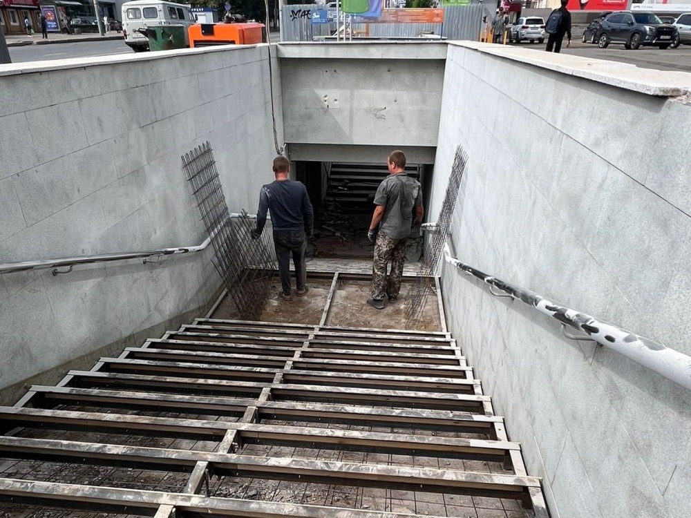 Кировские власти продлили срок ремонта подземного перехода у ЦУМа до 1 сентября